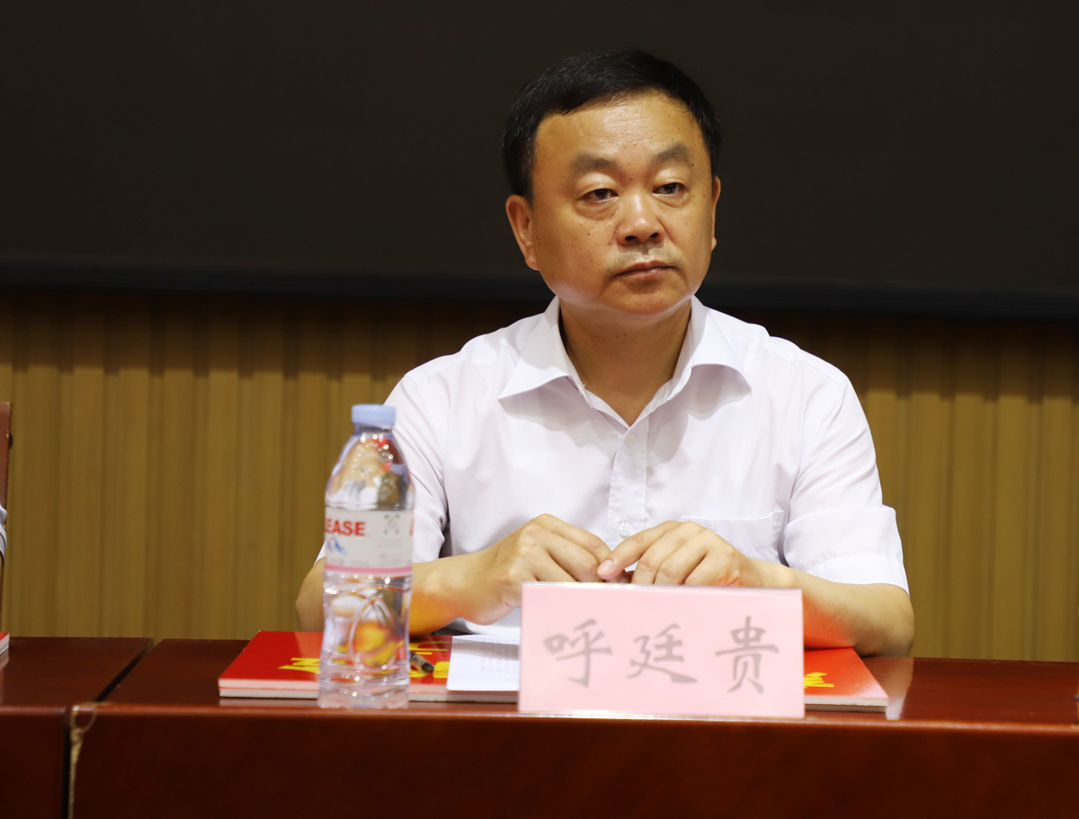 長田實業(yè)傾情捐資 助力學子圓夢 愛暖金秋 長田實業(yè)傾情捐資 助力學子圓夢 愛暖金秋
