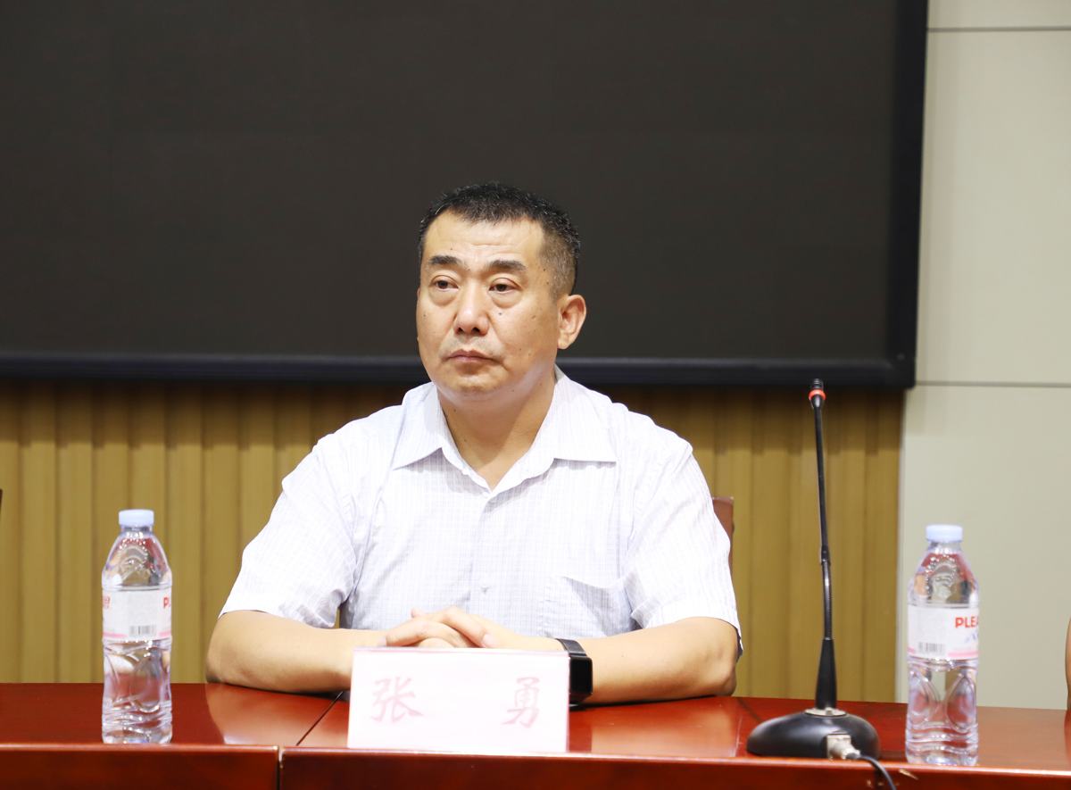 長田實業(yè)傾情捐資 助力學子圓夢 愛暖金秋 長田實業(yè)傾情捐資 助力學子圓夢 愛暖金秋