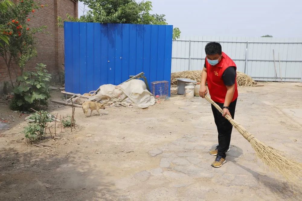 扶貧濟(jì)困獻(xiàn)愛心 真情幫扶暖人心 —長田實(shí)業(yè)團(tuán)委開展“金暉助老?青年文明號(hào)送溫暖”活動(dòng) 扶貧濟(jì)困獻(xiàn)愛心 真情幫扶暖人心 —長田實(shí)業(yè)團(tuán)委開展“金暉助老?青年文明號(hào)送溫暖”活動(dòng)